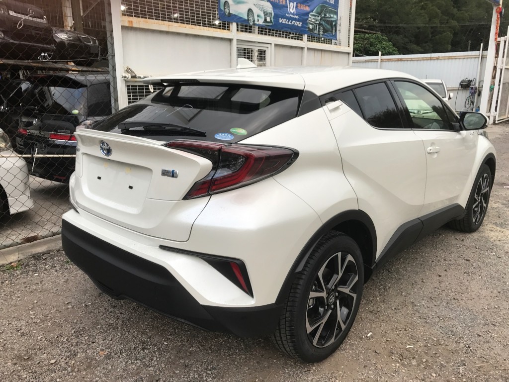 右軚汽車商會(香港)有限公司 - 豐田 CHR HYBRID 1.8 右軚汽車商會(香港)有限公司 - 豐田 CHR HYBRID 1.8
